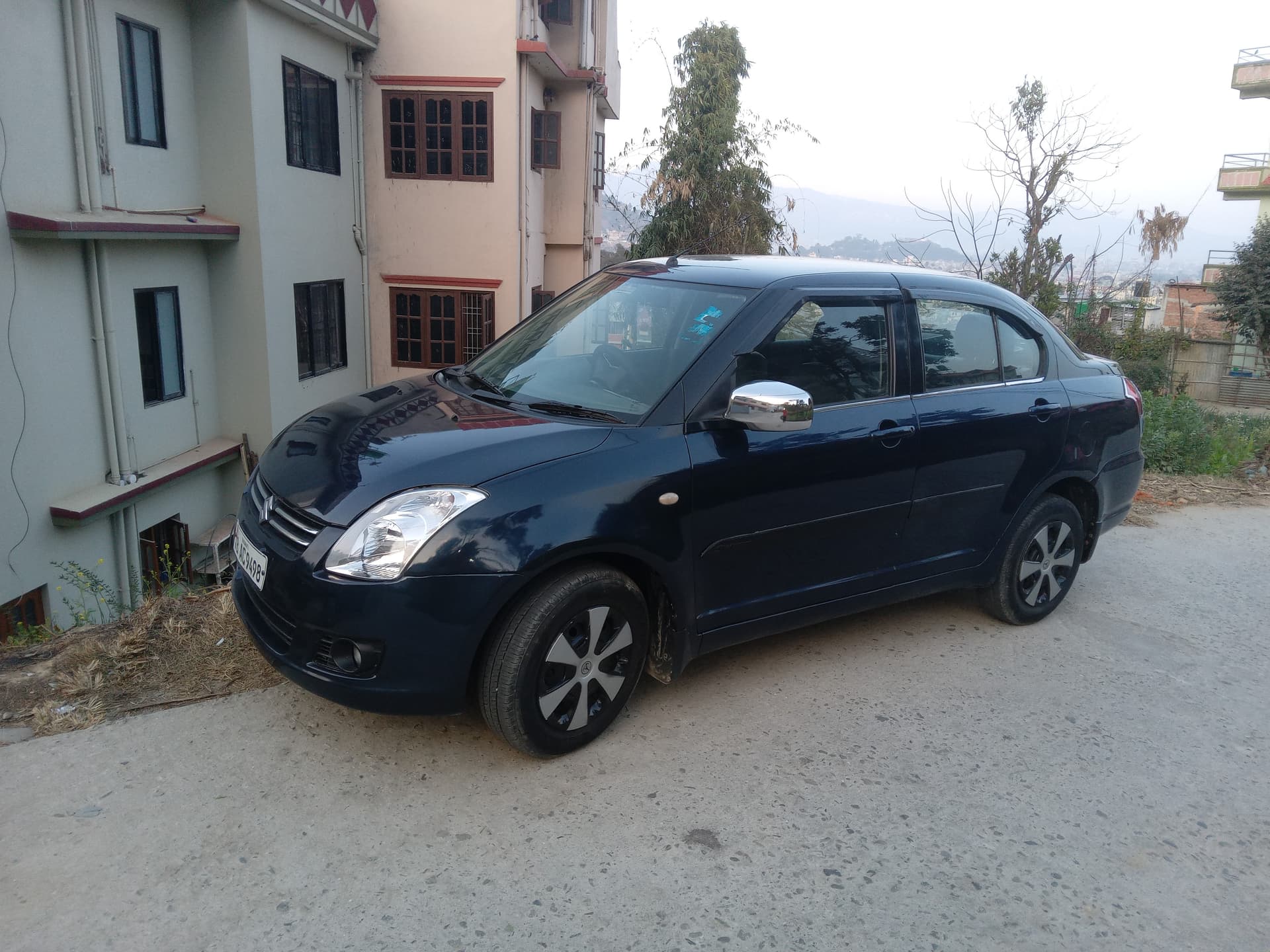 Swift dzire - Thumbnail 2
