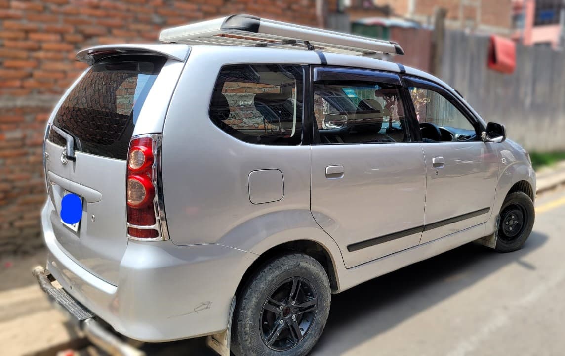 Toyota Avenza - Thumbnail 4